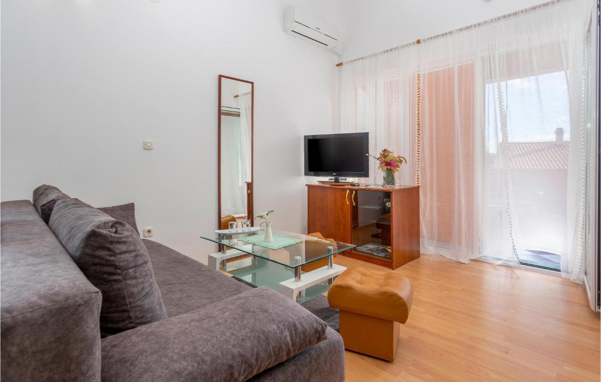 Beautiful Apartment In Krk With Kitchen Krk Town Extérieur photo